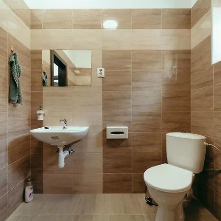 Nikola Sastin-Straze